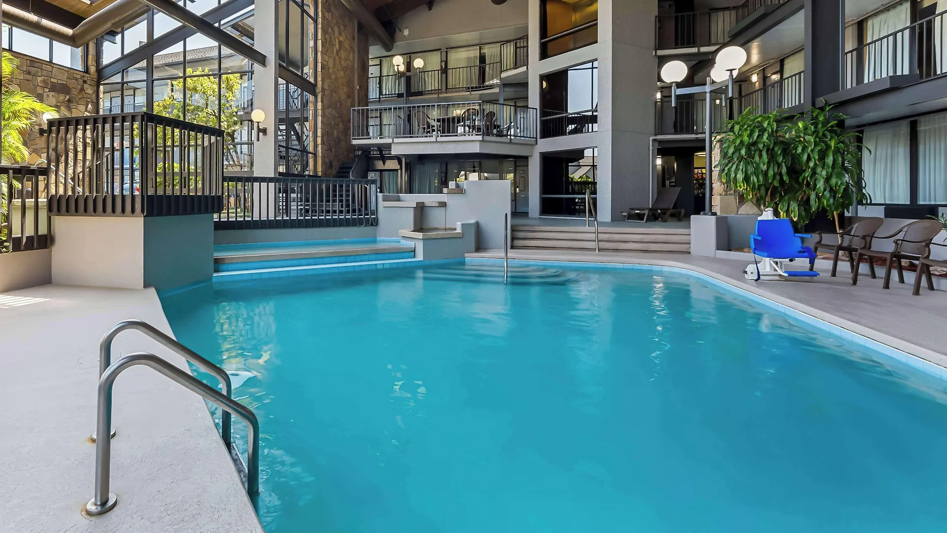 15 Central Hotels Near Dollywood Worth Booking