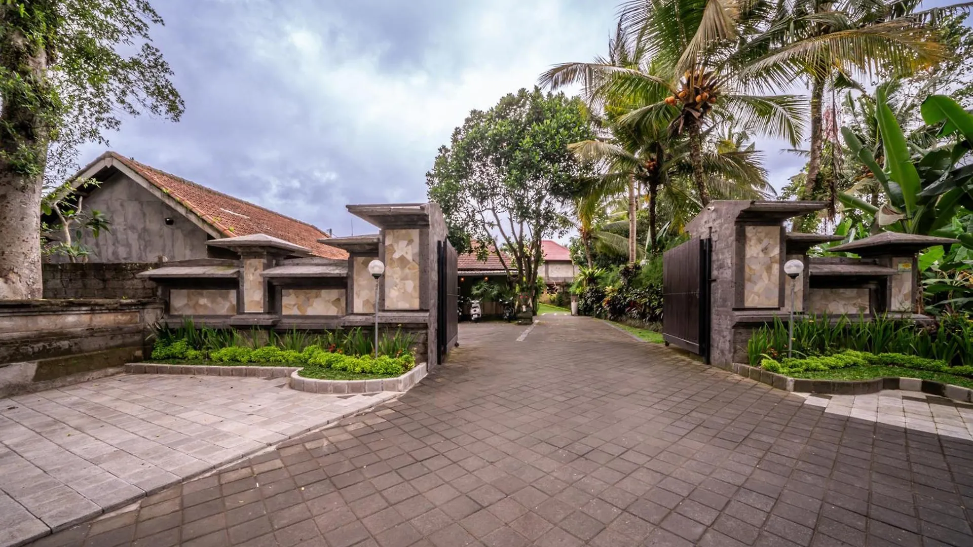 4 Family Hotels Near Tegenungan Waterfall Worth Booking