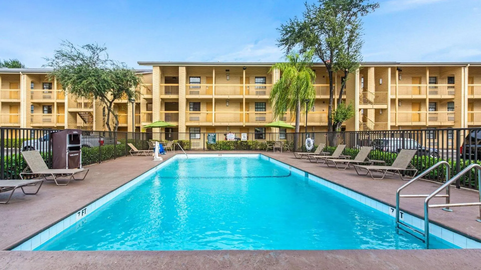 7 Airport Hotels Near Olinda Park Worth Booking in Miami