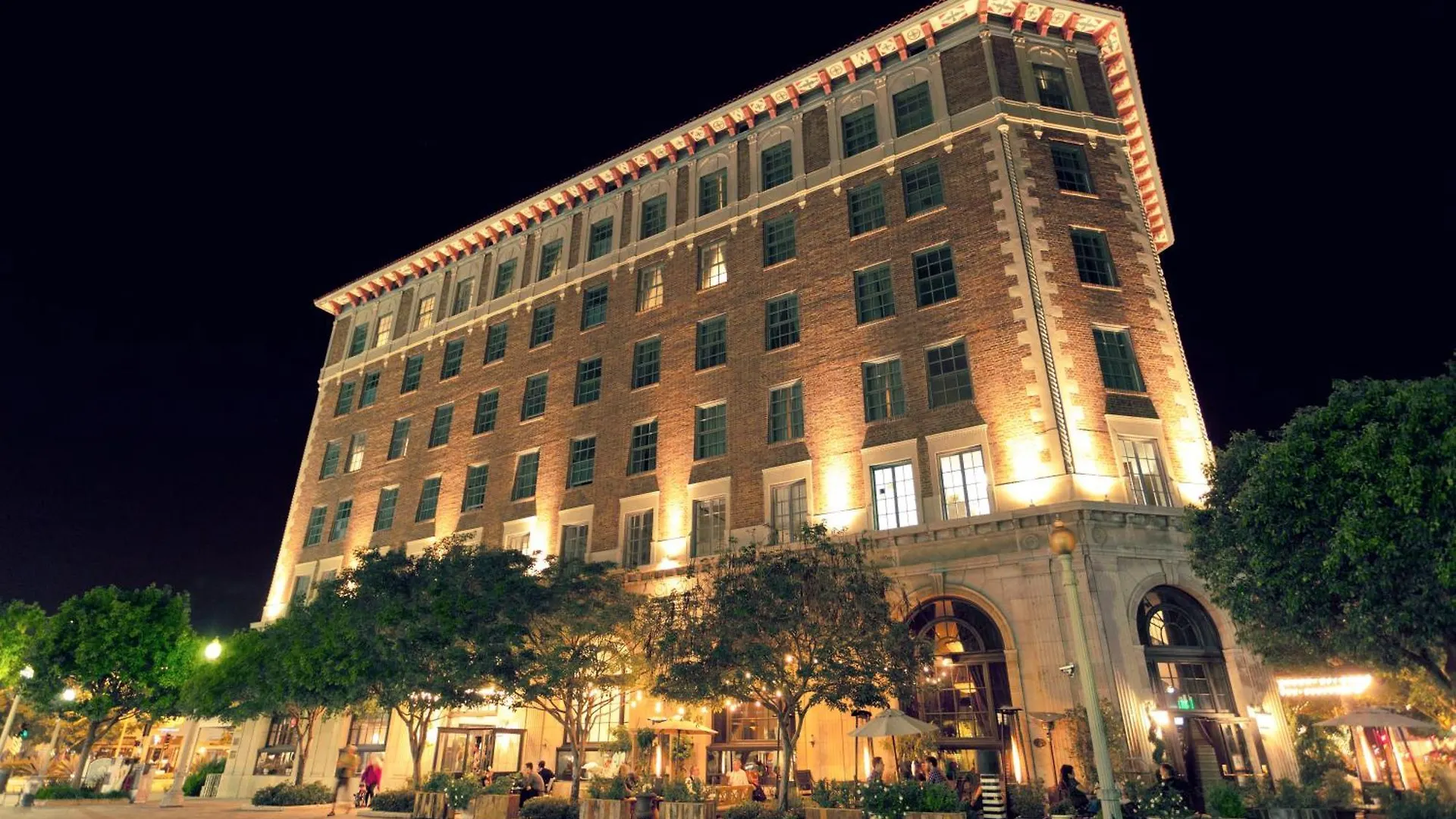 7 Smart Boutique Hotels Near Petersen Automotive Museum