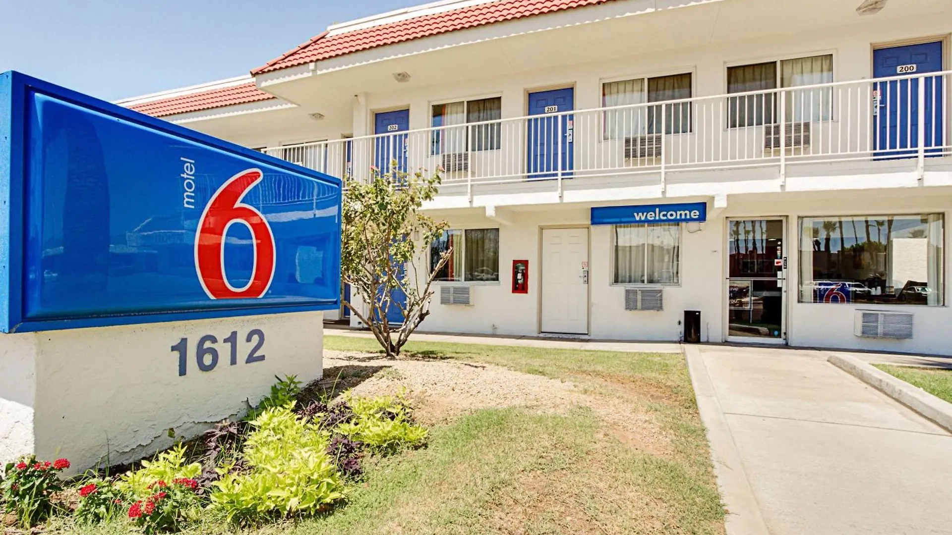 11 Airport Hotels Close to American Serbian Hall Phoenix