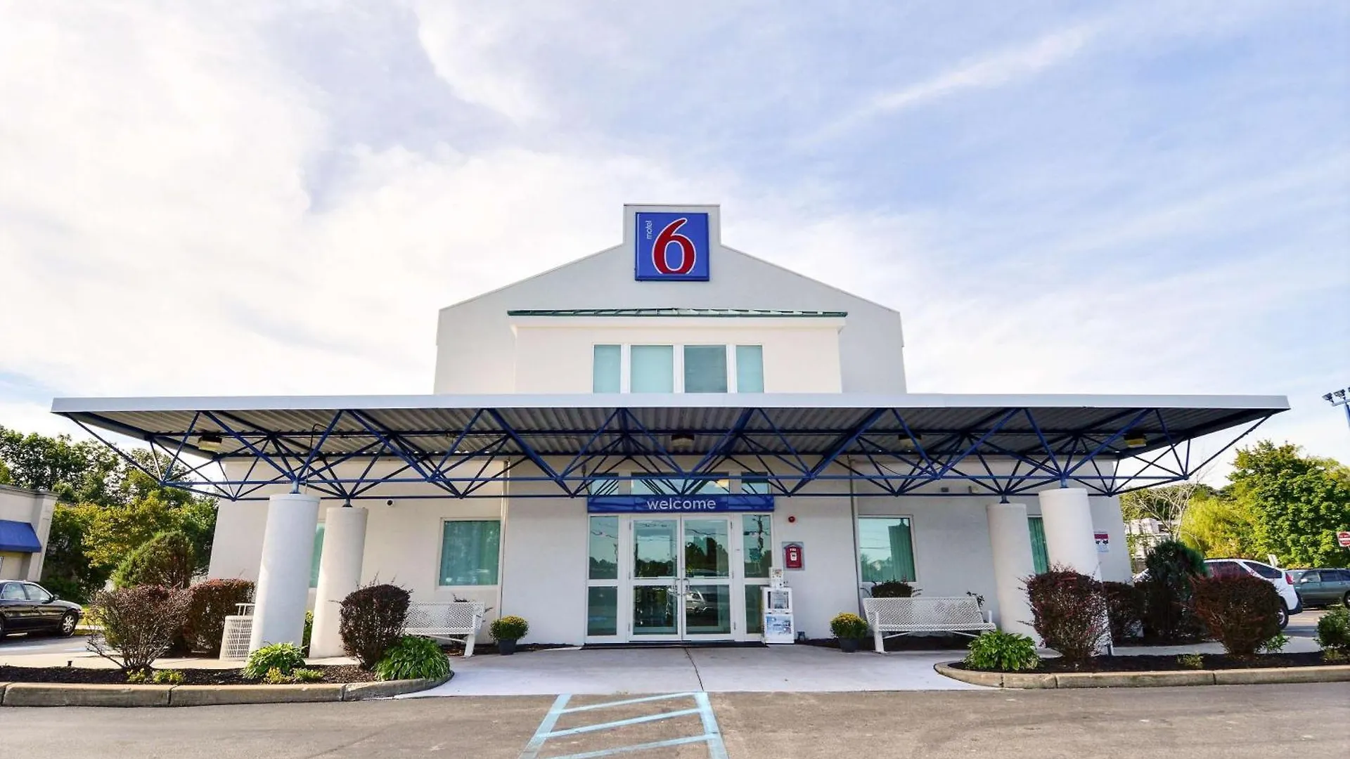 Staying Near Trees Parks Div: 5 Budget Hotels Compared