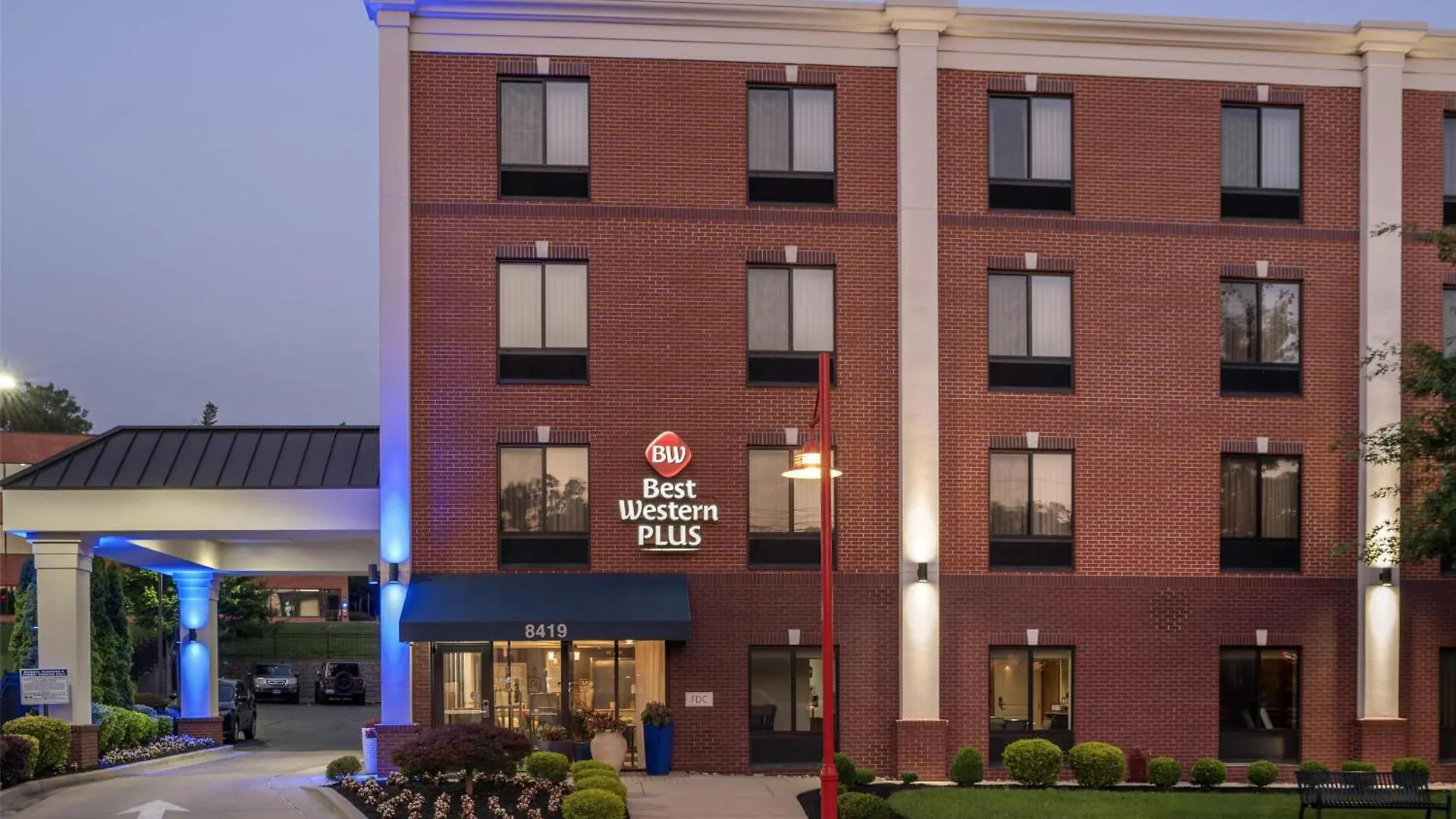 4 Smart 3-Star Hotels Near Schrom Hills Worth Booking