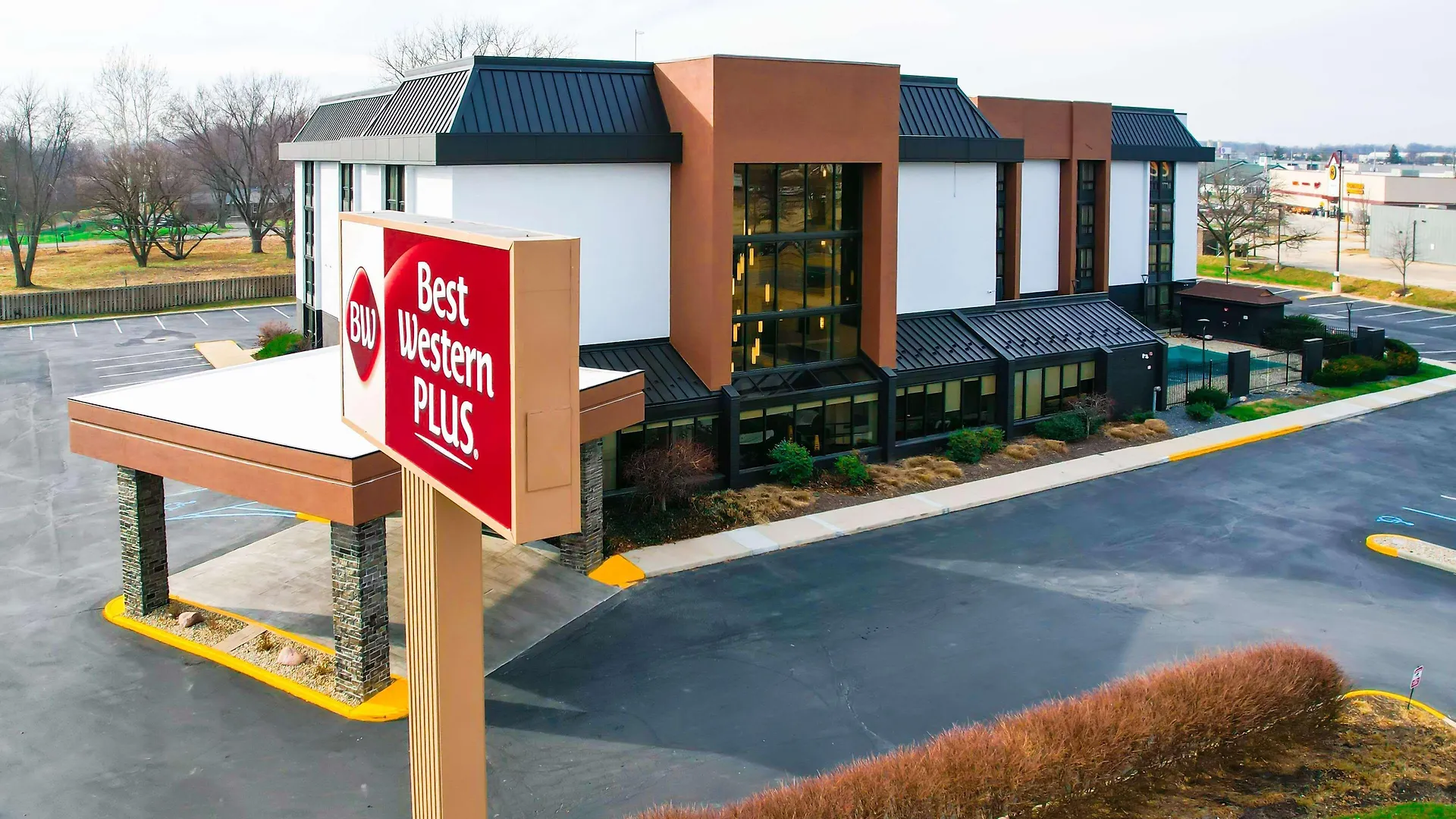 5 Budget Hotels Near Holliday Park That Deliver Real Value