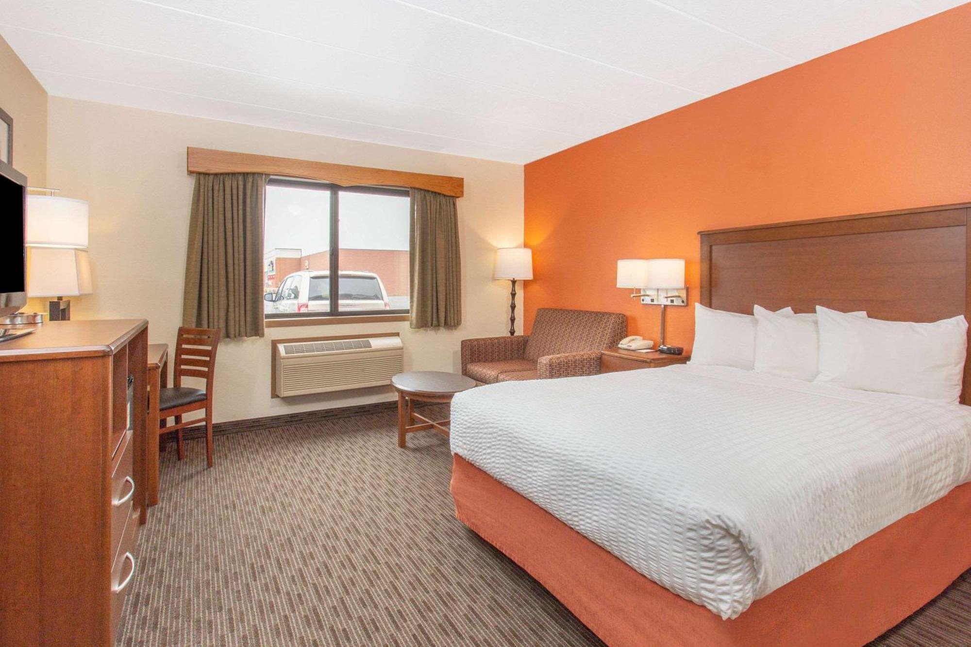 8 Business Hotels in Upper Peninsula for Work Travelers