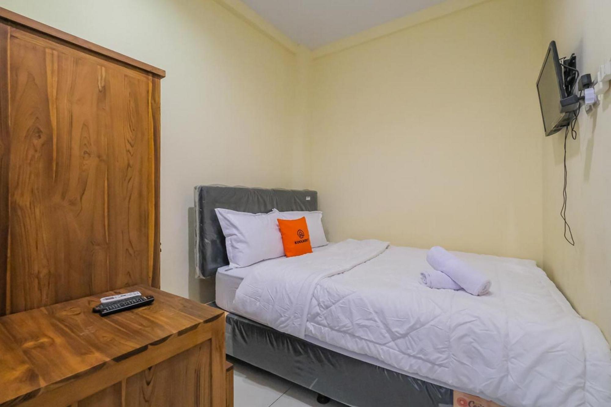6 RedDoorz Hotels Near Level 21 Mall Worth Booking