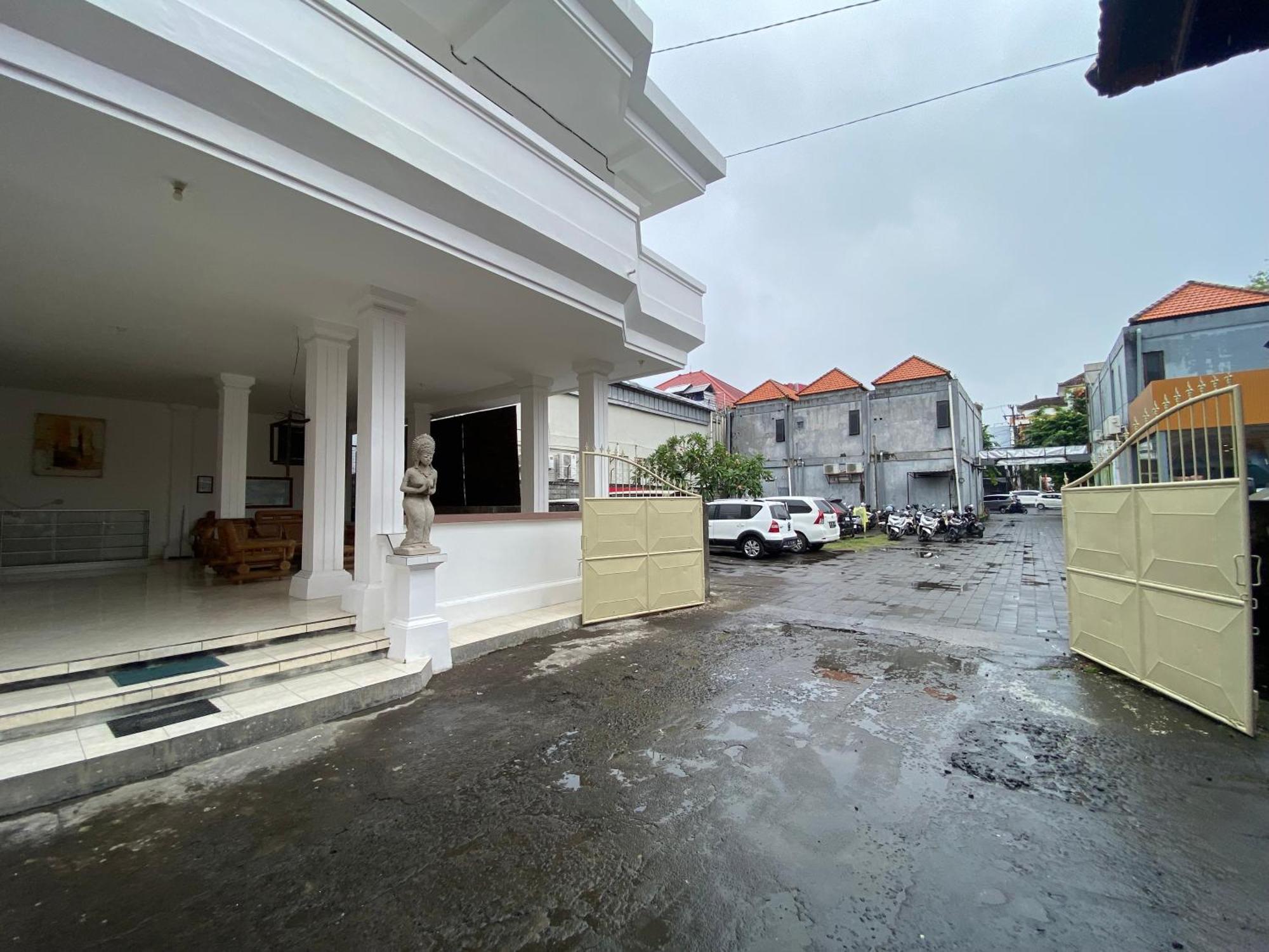 4 Smart OYO Hotels Near Monument of Puputan Badung
