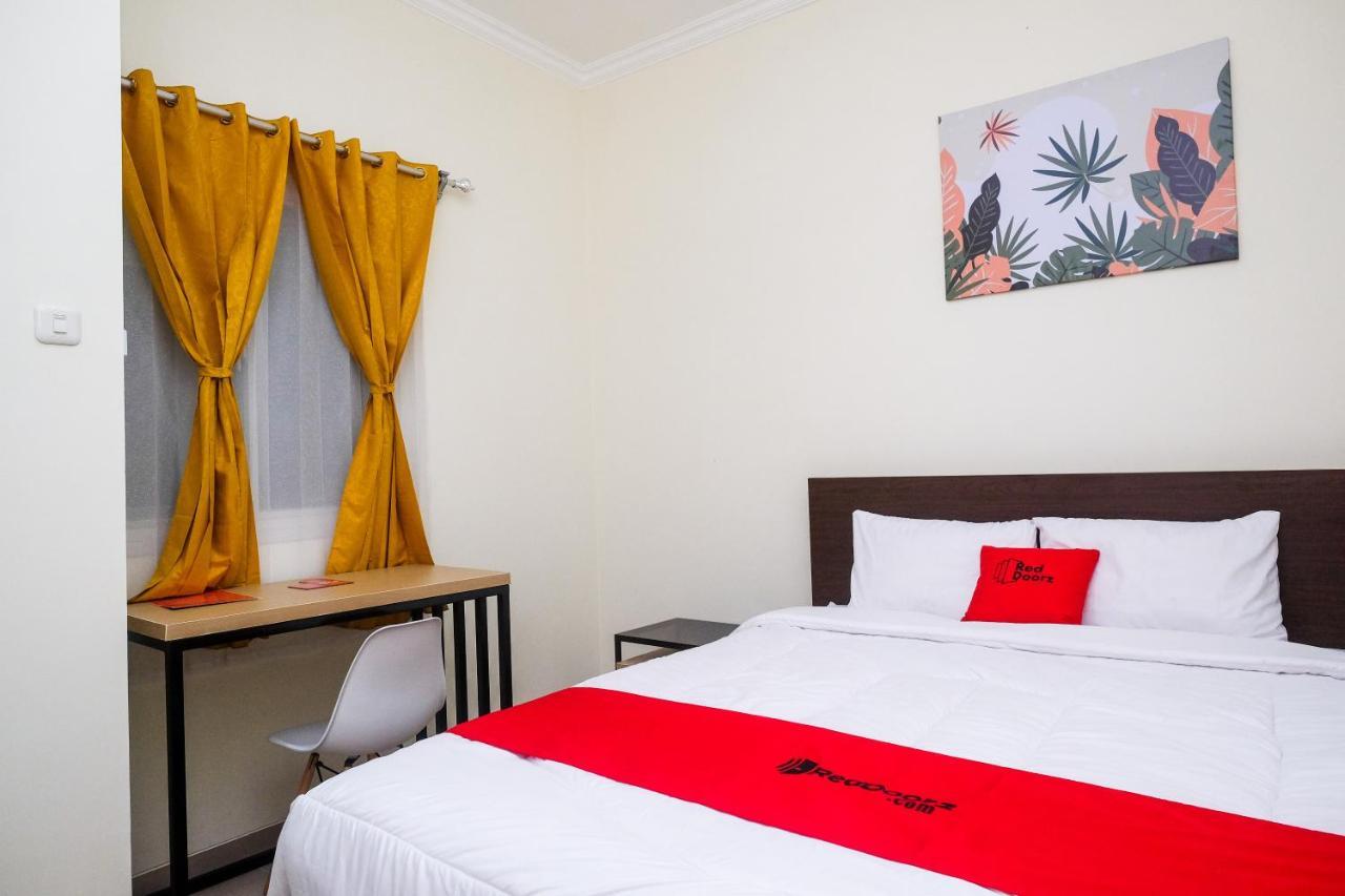 5 Top-Rated RedDoorz Hotels In Central Java To Book Now