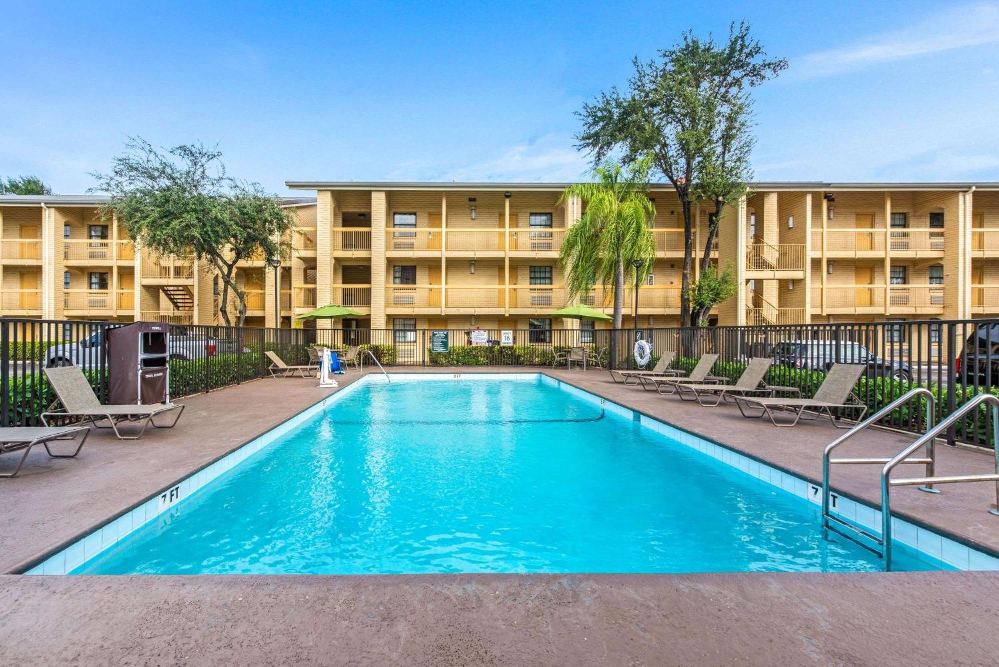 7 Airport Hotels Near Olinda Park Worth Booking in Miami