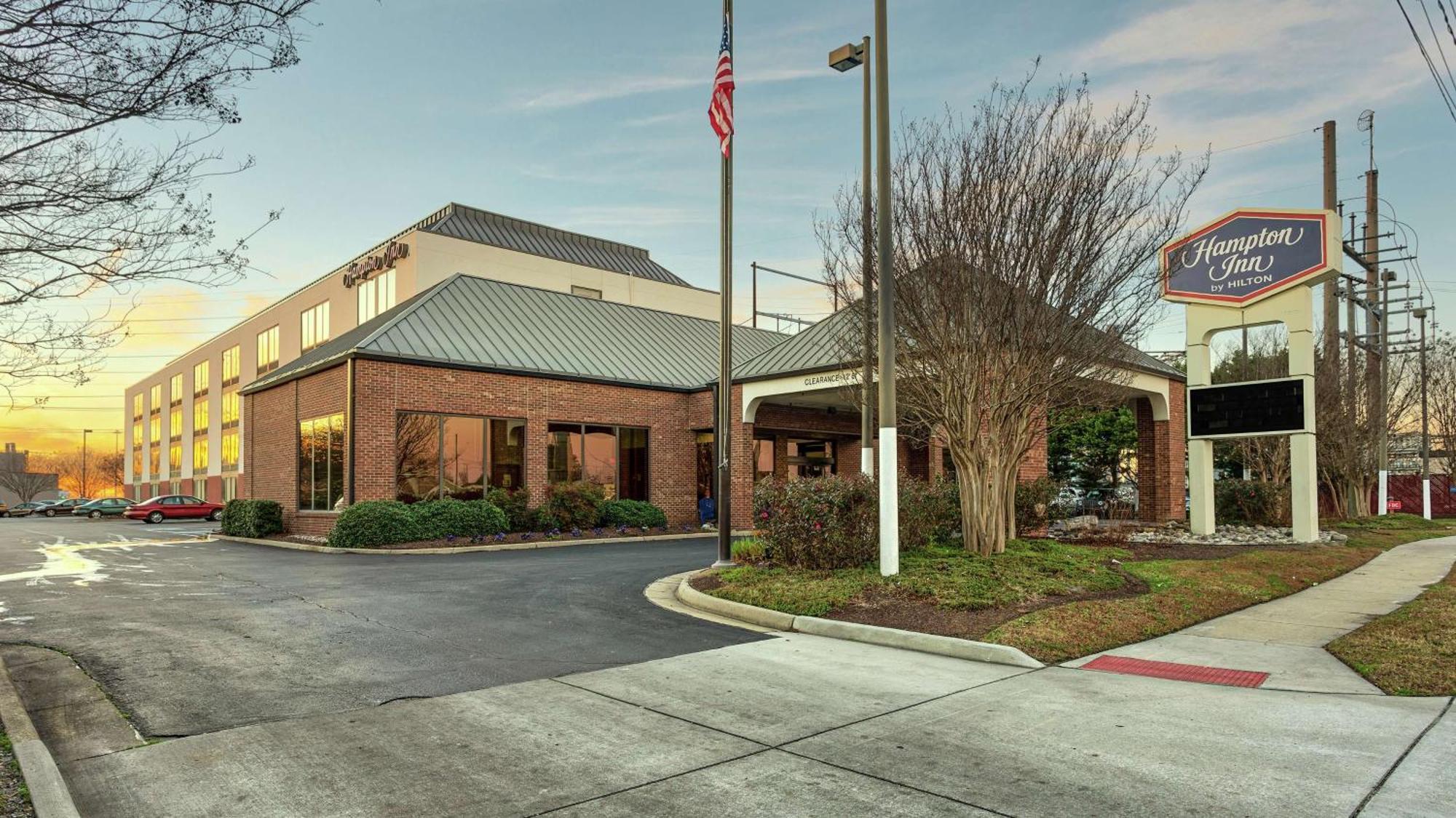 7 Resort Hotels Near Hunter House Victorian Museum That Deliver