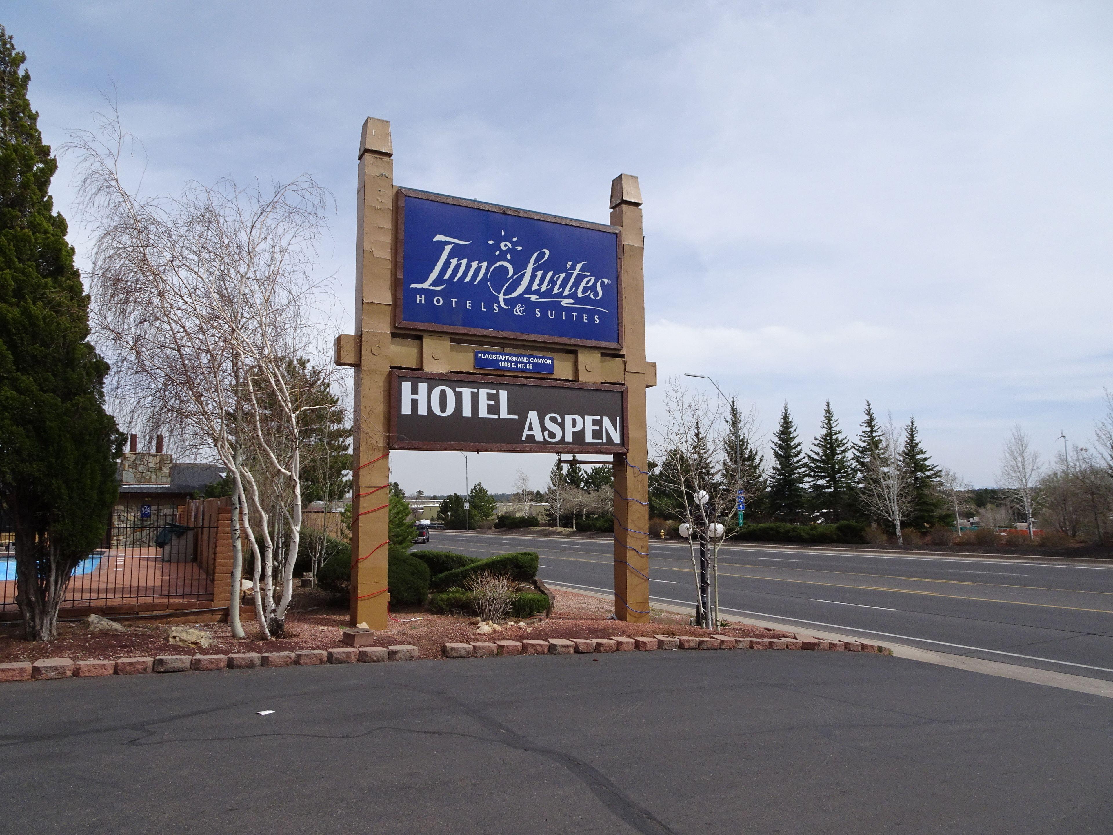 4 Smart Central Hotels Near Lowell Observatory to Book