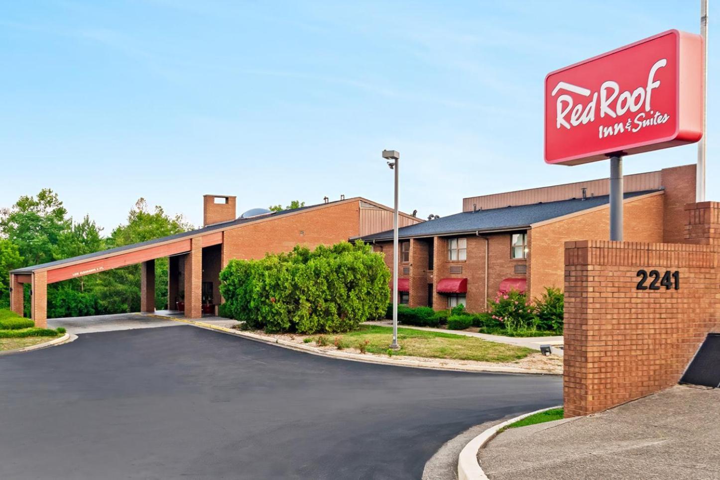 8 Business Hotels Near Jacobson Park for Corporate Stays